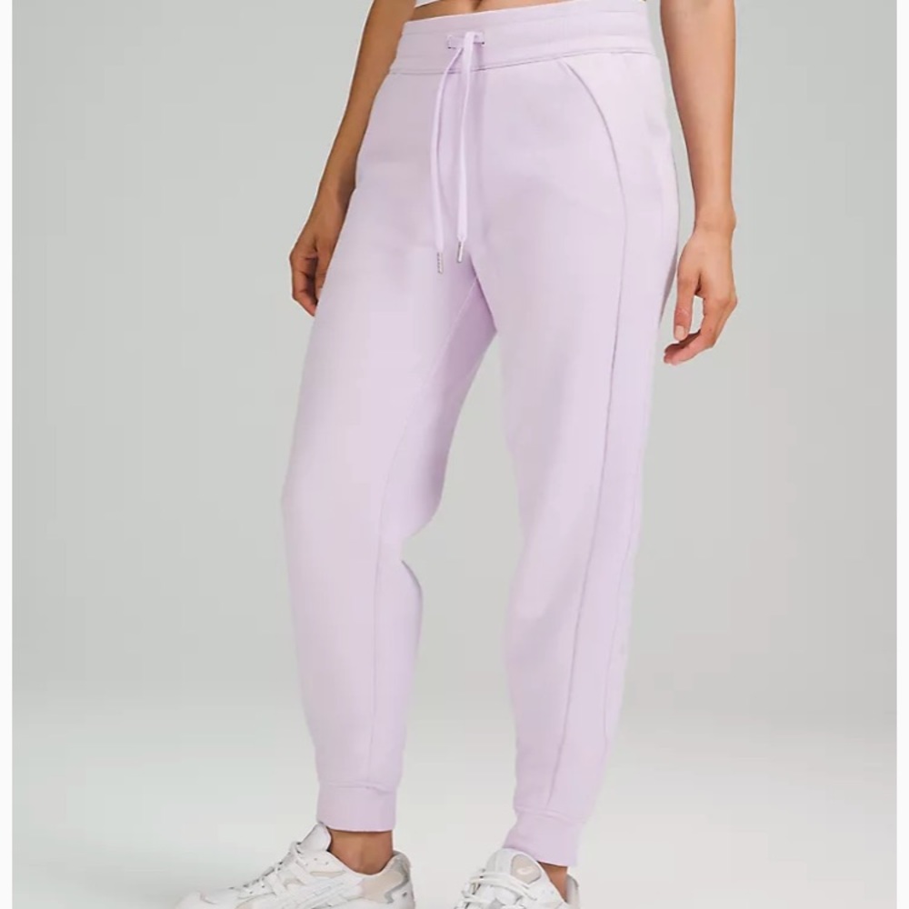 lululemon athletica Mid-Rise Scuba Joggers in Lavender Dew